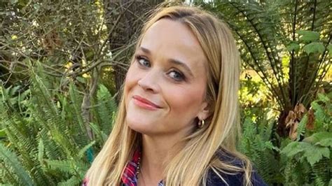 reese witherspoon boobs|Reese Witherspoon Reveals Bikini Body in Hawaii: Pictures.